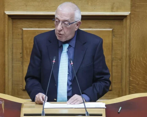 «Ναι» από ΠΑΣΟΚ και ΣΥΡΙΖΑ για εκλογή Κακλαμάνη στην προεδρία της Βουλής