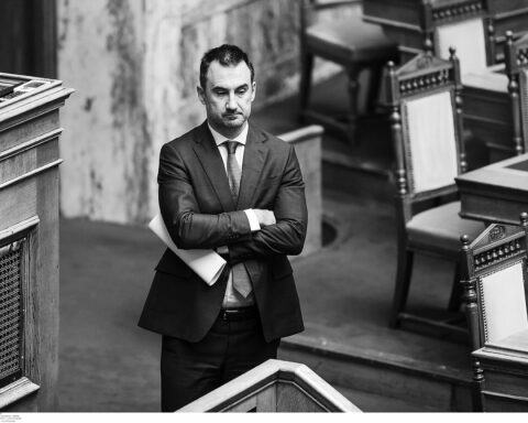 Ο Χαρίτσης φεύγει, ο Γαβριήλ αναλαμβάνει