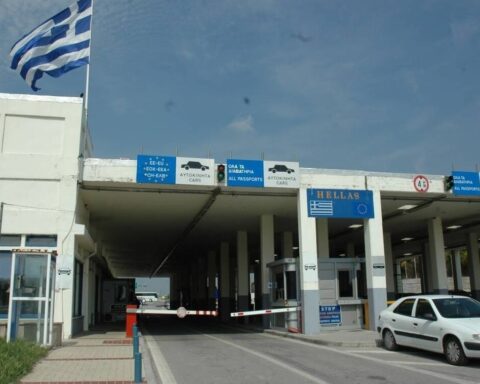 Έβρος: Συνελήφθη οδηγός νταλίκας που μετέφερε παράνομους μετανάστες