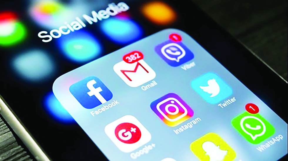 Οι έφηβοι στον παραμορφωτικό καθρέφτη των social media