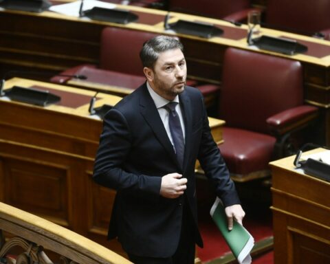 Αποχωρήσεις στο ΠΑΣΟΚ μετά το 