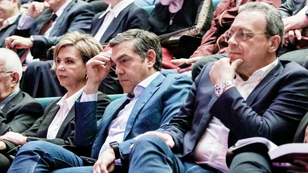 Ο Τσίπρας δεν βιάζεται, ο ΣΥΡΙΖΑ στα κάρβουνα