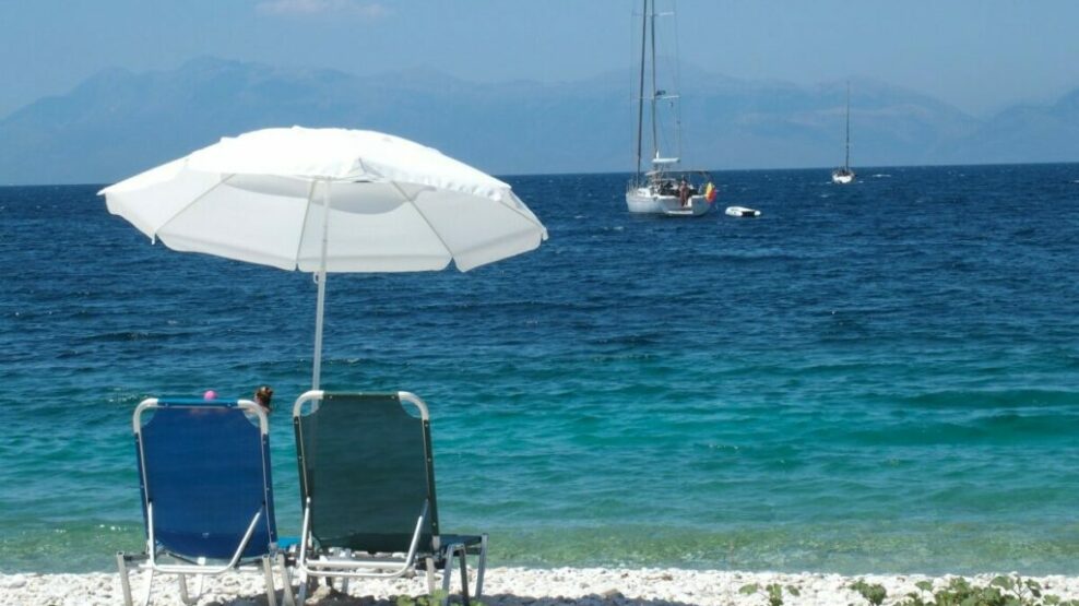 Φθηνές διακοπές για 25.000 συνταξιούχους ελεύθερους επαγγελματίες