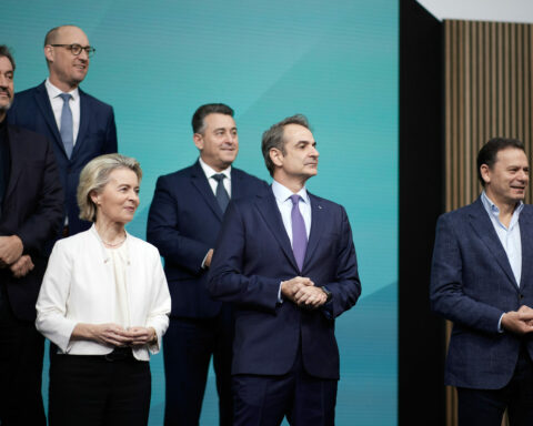 ΚΥΡΙΑΚΟΣ ΜΗΤΣΟΤΑΚΗΣ ΕΥΡΩΠΑΙΚΟ ΛΑΙΚΟ ΚΟΜΜΑ ΕΛΚ