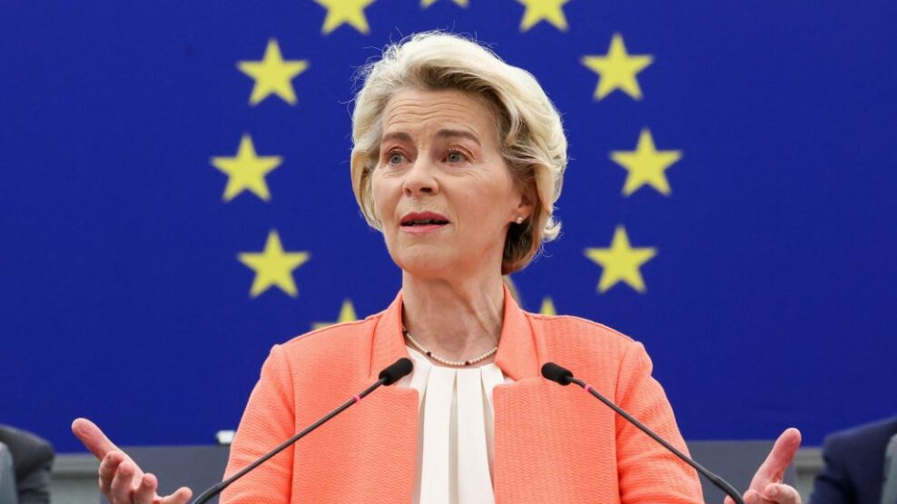 Η Κομισιόν προτείνει αντίμετρα ύψους 25% στους δασμούς των ΗΠΑ