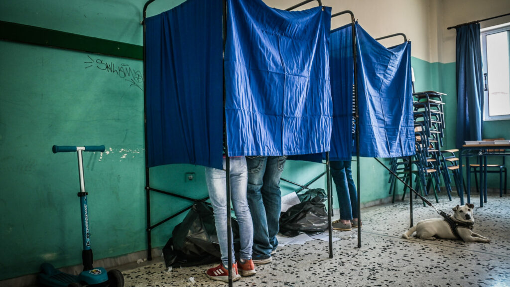 Δημοσκόπηση MRB: