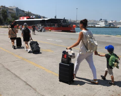 ΤΟΥΡΙΣΜΟΣ ΠΛΟΙΑ ΕΠΙΒΑΤΕΣ
