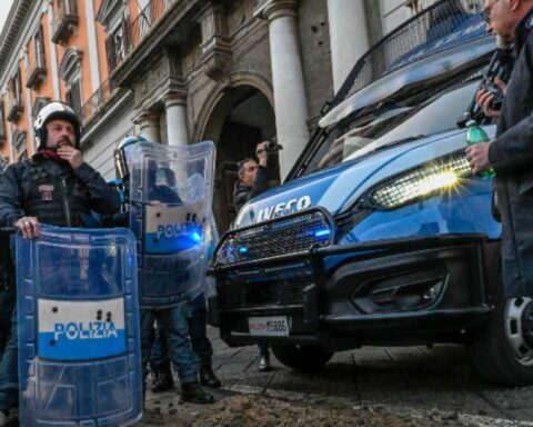 ΑΣΤΥΝΟΜΙΑ ΙΤΑΛΙΑ 14ΧΡΟΝΗ