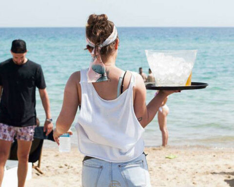 Καλοκαίρι με drones, μυστικούς ελέγχους και «τουρίστες-εφοριακούς»