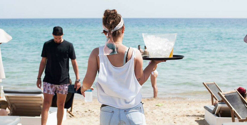 Καλοκαίρι με drones, μυστικούς ελέγχους και «τουρίστες-εφοριακούς»