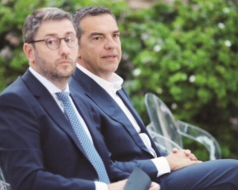 ΑΛΕΞΗΣ ΤΣΙΠΡΑΣ ΝΙΚΟΣ ΑΝΔΡΟΥΛΑΚΗΣ
