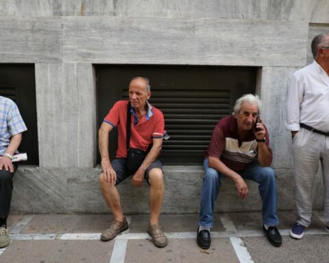 Ποιοι συνταξιούχοι πρέπει να προσφύγουν για αναδρομικά και κρατήσεις