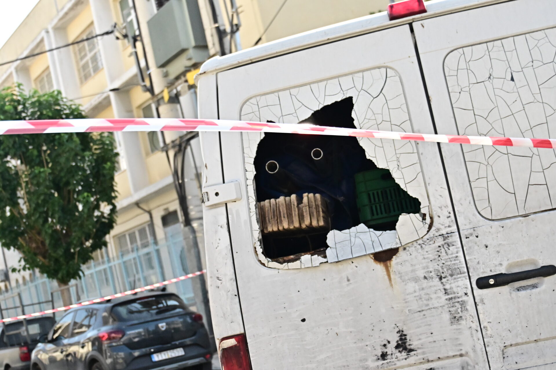 ΠΥΡΟΒΟΛΙΣΜΟΙ ΠΕΡΙΣΤΕΡΙ ΚΑΤΑΔΙΩΞΗ