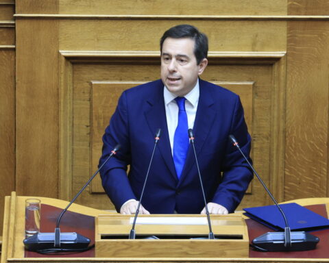 Φωτιά στη Χίο, Νότης Μηταράκης