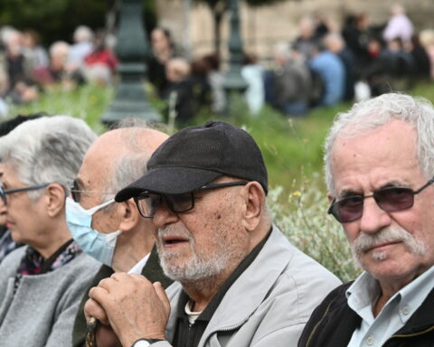 συνταξιούχοι, επίδομα 250 ευρώ