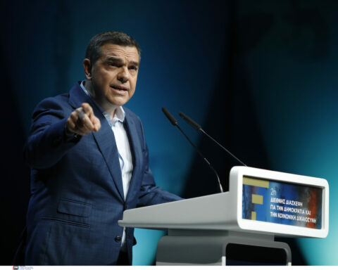 Ο Αλέξης Τσίπρας παρουσιάζει προοδευτική ατζέντα και νέο εθνικό σχέδιο ανάταξης