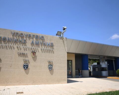 έκτακτη σύσκεψη υπουργείο άμυνας