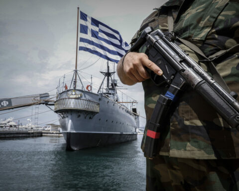 ΕΝΟΠΛΟΣ ΠΛΟΙΟ