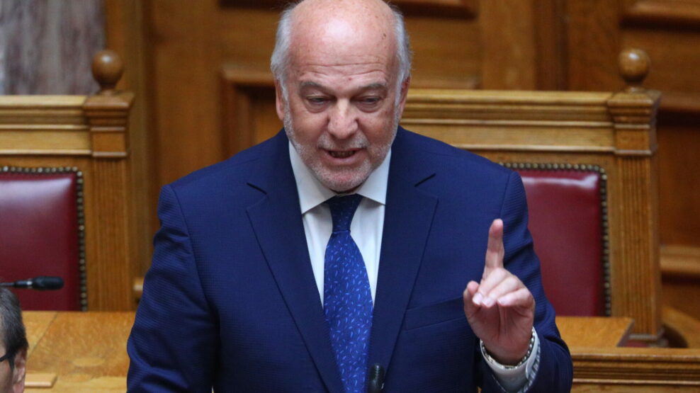 Νέο επεισόδιο έντασης σημειώθηκε το πρωί της Τετάρτης στην Ολομέλεια της Βουλής, κατά τη διάρκεια της συζήτησης για τη σύσταση Προανακριτικής Επιτροπής σχετικά με τον ΟΠΕΚΕΠΕ.