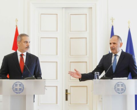 Δεν δεχόμαστε υποδείξεις