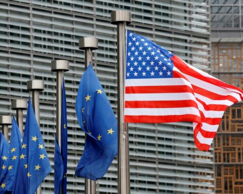 Εμπορική συμφωνία ΗΠΑ - ΕΕ: Πώς επηρεάζει τις μικρές επιχειρήσεις