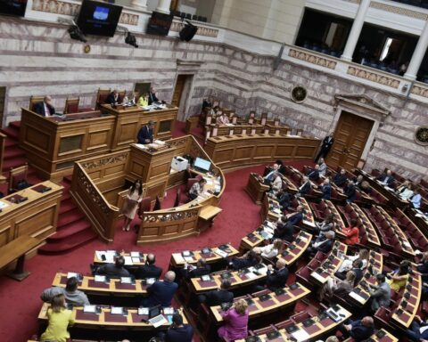 Βουλή - ΟΠΕΚΕΠΕ: Οξείες αντιπαραθέσεις