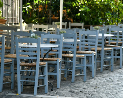 ΤΡΑΠΕΖΙΑ ΚΑΤΑΣΤΗΜΑ
