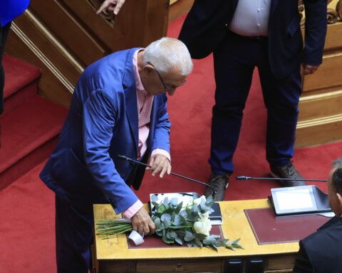 ΚΑΚΛΑΜΑΝΗΣ ΛΟΥΛΟΥΔΙΑ ΕΔΡΑΝΟ ΤΟΥ ΓΕΝΙΚΟΥ ΓΡΑΜΜΑΤΕΑ ΚΟΙΝΟΒΟΥΛΕΥΤΙΚΗΣ ΟΜΑΔΑΣ ΝΕΑΣ ΔΗΜΟΚΡΑΤΙΑΣ ΑΠΟΣΤΟΛΟΥ ΒΕΣΥΡΟΠΟΥΛΟΥ