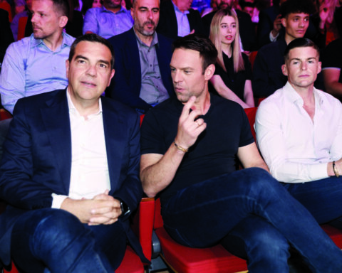 Έτοιμοι να βγάλουν τα «άπλυτα» του Τσίπρα οι σύντροφοί του
