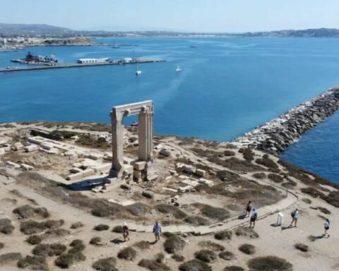 Συρματόπλεγμα στην Πορτάρα της Νάξου