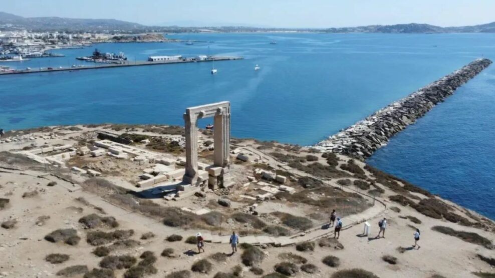 Συρματόπλεγμα στην Πορτάρα της Νάξου