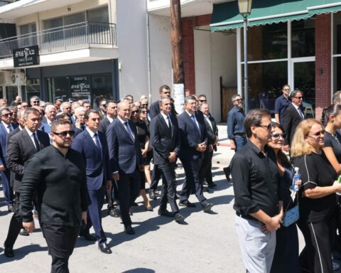 Βεσυρόπουλος κηδεία