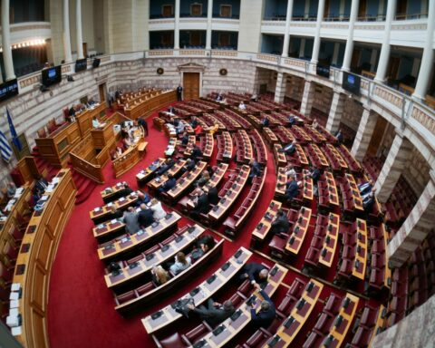 Πολιτική κόντρα