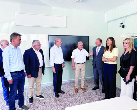 ΚΕΡΑΜΕΩΣ ΧΑΤΖΗΔΑΚΗΣ ΣΧΟΛΕΙΟ