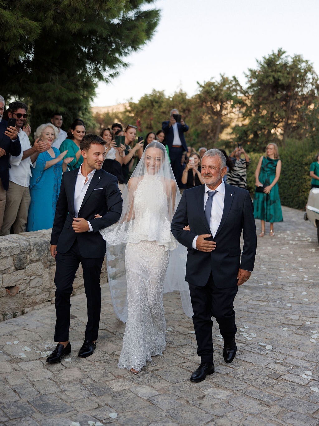 Ελισάβετ Αρώνη, γαμος κρητη Αρώνη, ποια ειναι η Ελισαβετ Αρώνη, Ελισαβετ Αρώνη σύζυγος, μακησ χαζαριουδακησ, Ζαχαριουδακησ Αρωνη γαμοσ,