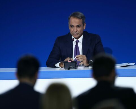 Μειώσεις στη φορολογία για 4.000.000 πολίτες