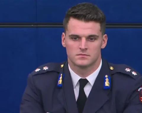 "Ένα μεγάλο ευχαριστώ στους Έλληνες πυροσβέστες" – Η επίτροπος Λαχμπίμπ τους χαρακτήρισε «πραγματικούς ήρωες»