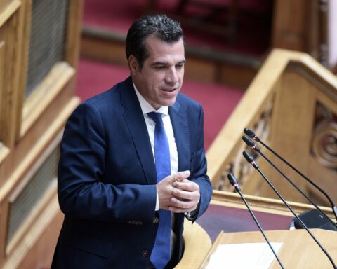 Πλεύρης: