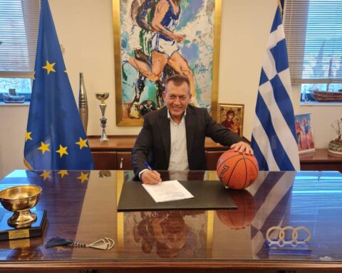 Βρούτσης