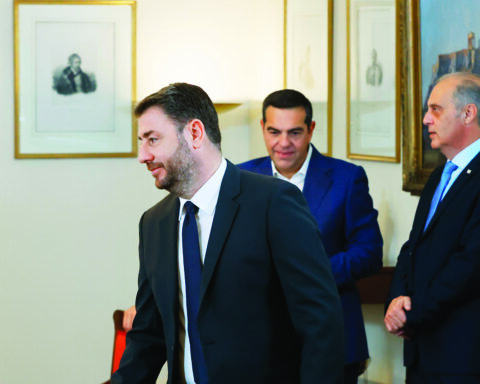 ΑΝΔΡΟΥΛΑΚΗΣ ΤΣΙΠΡΑΣ