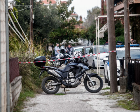 ΤΡΙΚΑΛΑ 18ΧΡΟΝΟΣ ΔΟΛΟΦΟΝΙΑ
