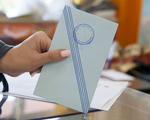 Δημοσκόπηση RealPolls: