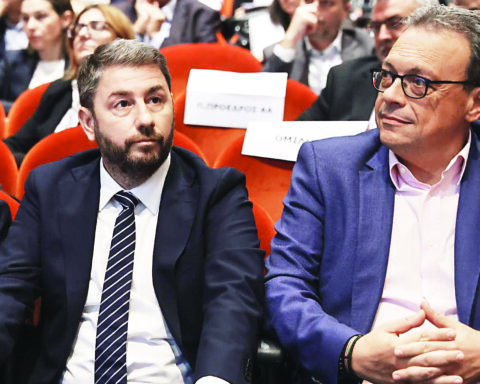 ΑΝΔΡΟΥΛΑΚΗΣ ΦΑΜΕΛΛΟΣ