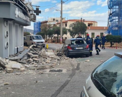 Κατέρρευσε μπαλκόνι
