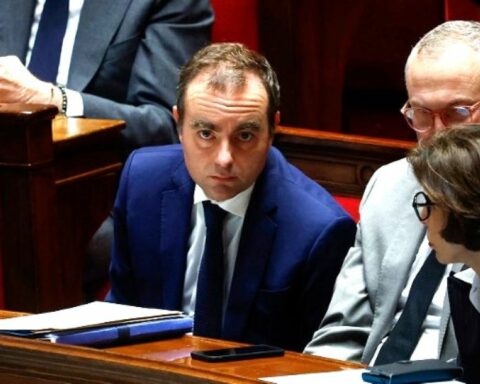 Λεκορνί