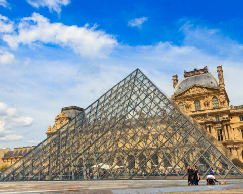 Ασύλληπτη ληστεία στο Λούβρο: