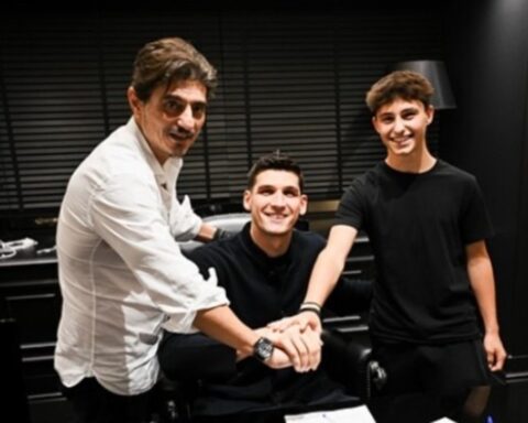 Ντίνος Μήτογλου