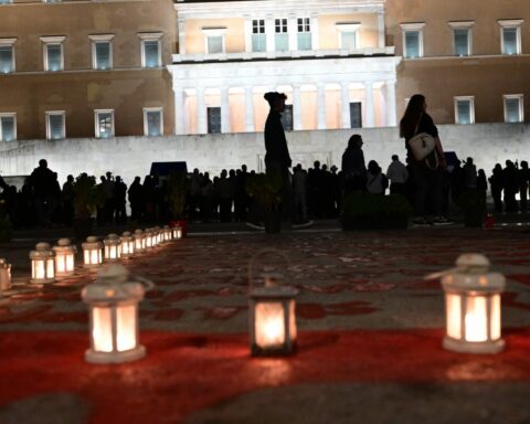 ΜΝΗΜΕΙΟ ΑΓΝΩΣΤΟΥ ΣΤΡΑΤΙΩΤΗ