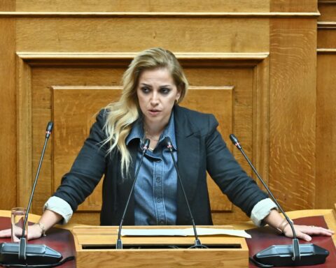 Ένταση στη Βουλή: