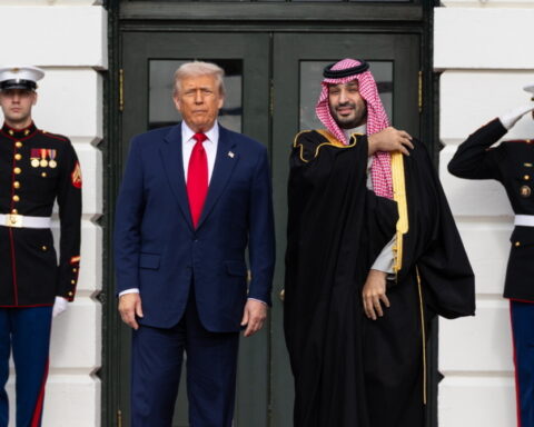 Συνάντηση Τραμπ - μπιν Σαλμάν: Υπόσχεση επενδύσεων 1 τρισ. δολαρίων στις ΗΠΑ